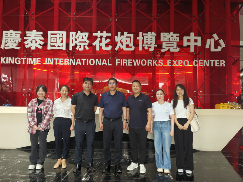 邓校长带对.jpg